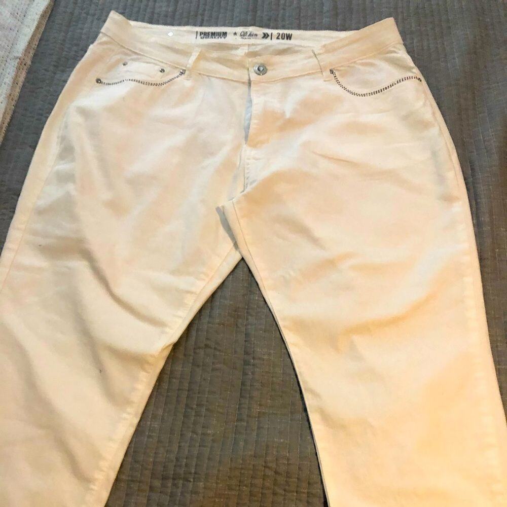 D KIN Premium Jeans Women’s 20W White Rhinestone Embellished Pants